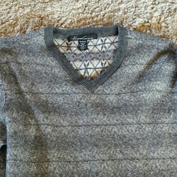 💥KENNETH COLE* SWEATER - Picture 2 of 5